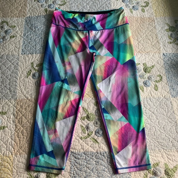 Victoria’s Secret Digi Cube Knockout Leggings - Picture 3 of 6